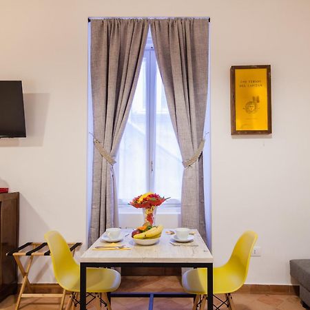 Palazzo Marigliano - Serviced Apartments Nápoles Quarto foto